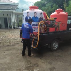 Lawan Corona, Mulyadi : Demokrat Sumbar Semprot Disinfektan ke Fasum dan Rumah Penduduk