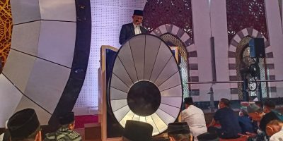 Jadi Khatib Idul Fitri di Masjid Raya Sumbar, Gubernur Mahyeldi Sampaikan Tiga Pesan Penting