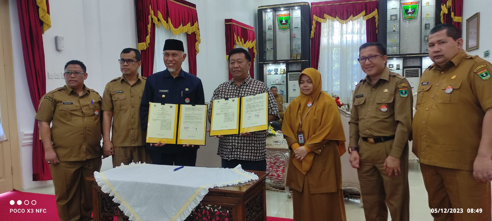 Teken MoU dengan Gubernur, Field Indonesia Jadikan Sumbar Pilot Project Udara Bersih Indonesia