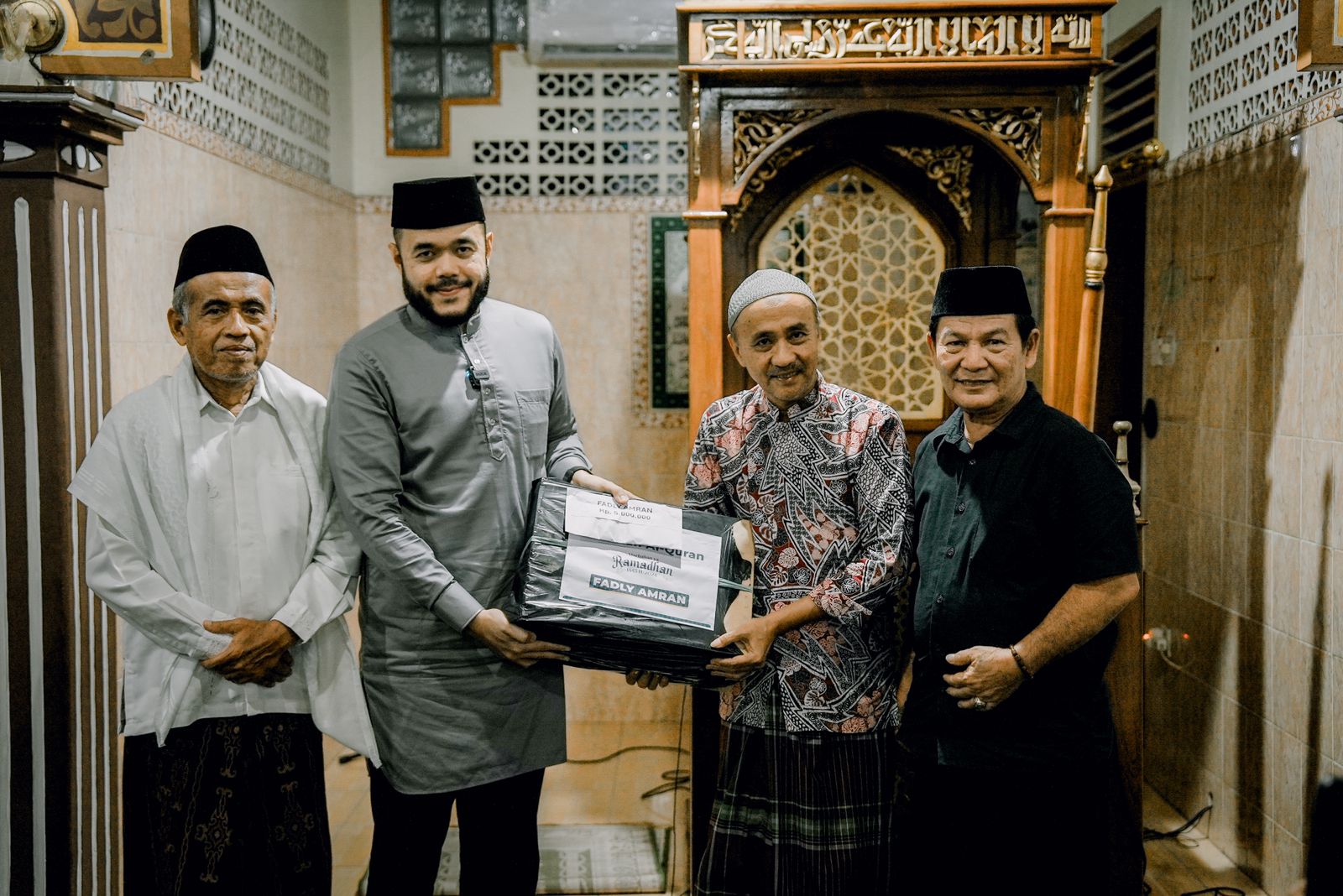 Silaturahmi Dengan Jamaah Masjid di Nanggalo, Fadly Amran Pastikan Maju Pilwako Padang