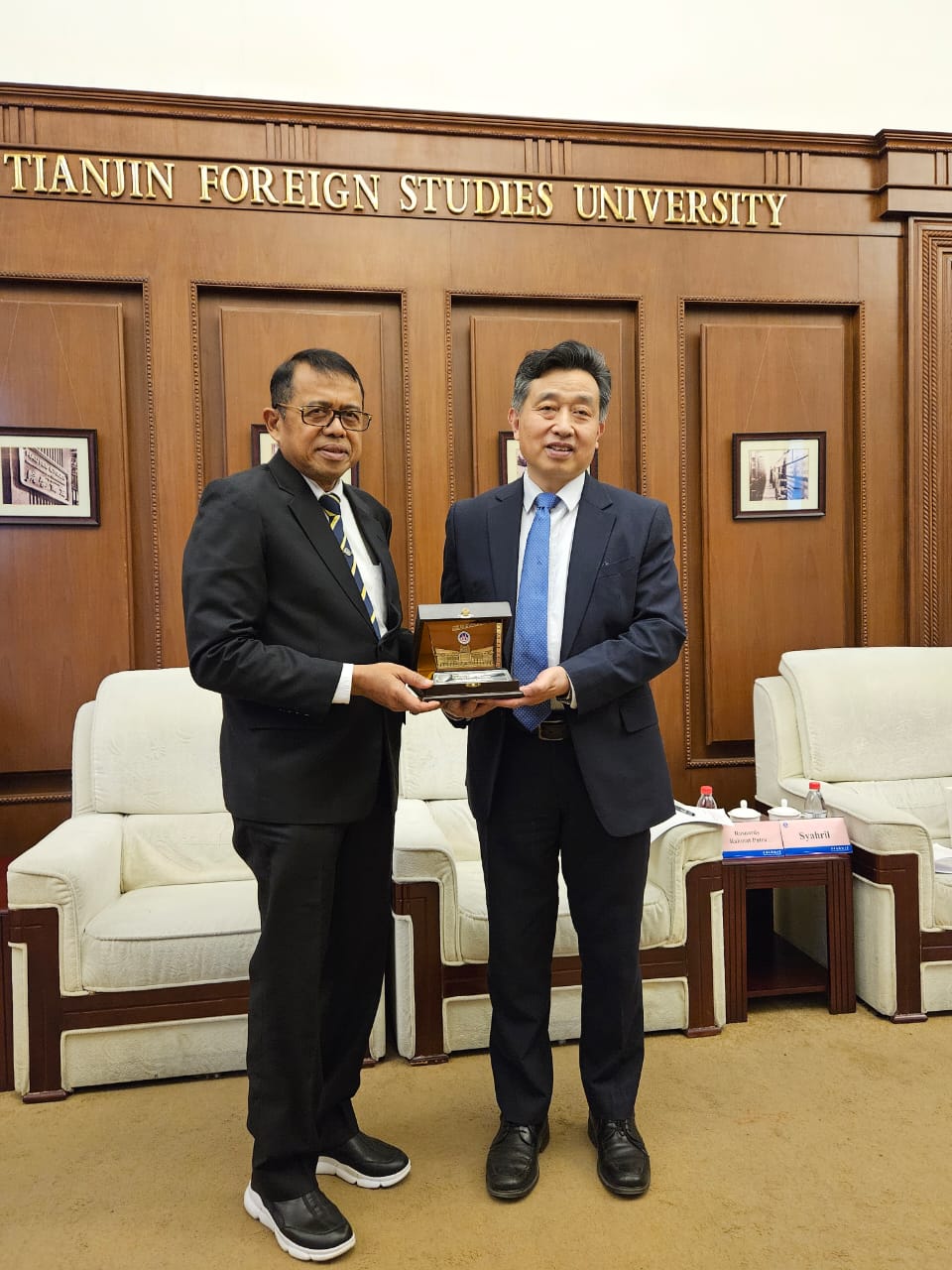 Rektor UNP Prof Ganefri Teken MoA dengan Rektor TFSU Cina